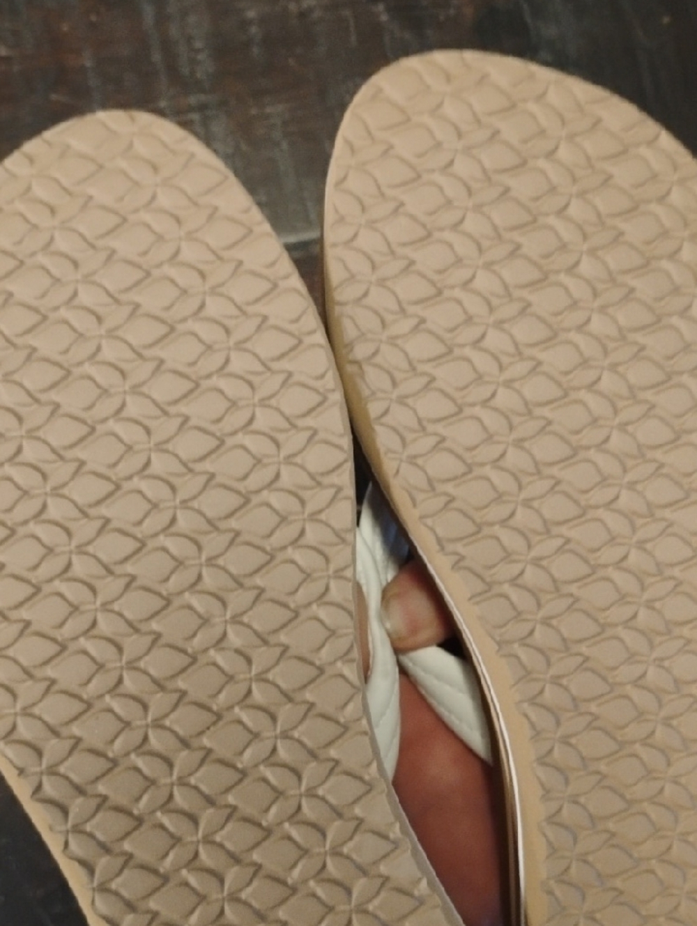 Reef White Strap Tan Footbed Cushion Sandals - Picture 4 of 5
